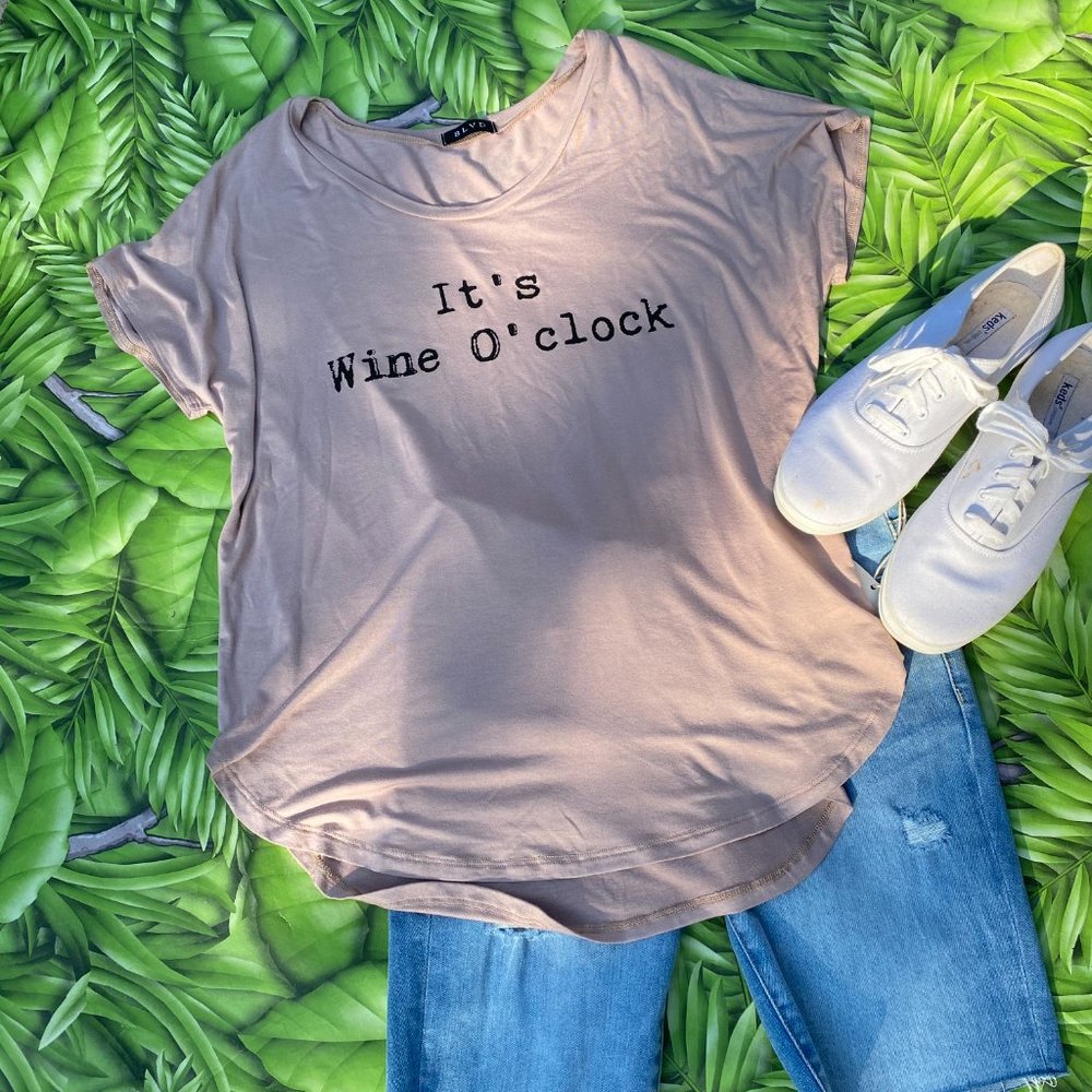 New! It's Wine O'Clock Women's Graphic Tee - Picture 3 of 4
